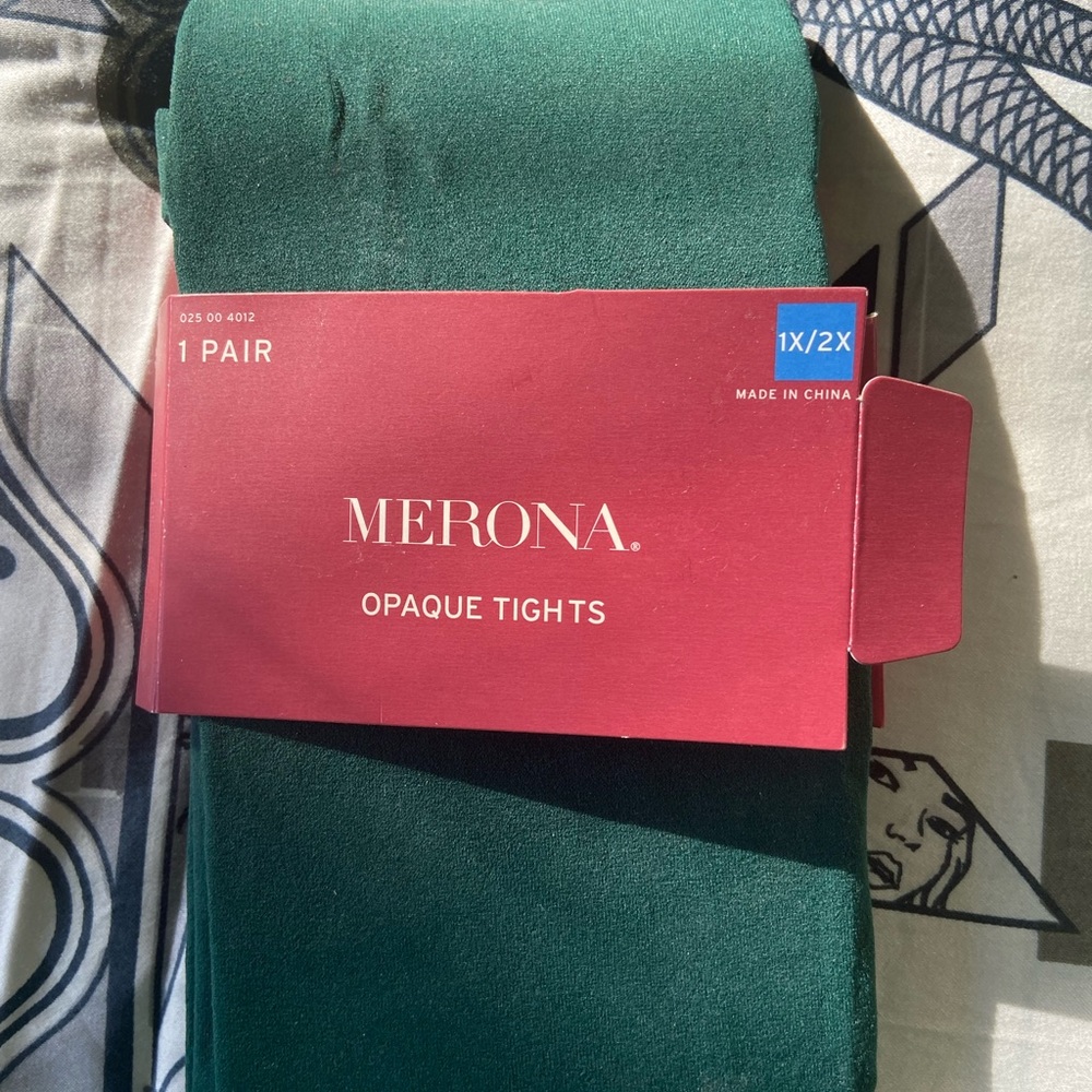 Merona tights in green. 1x/2x. New.